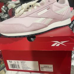 Women Reebok Shoes 