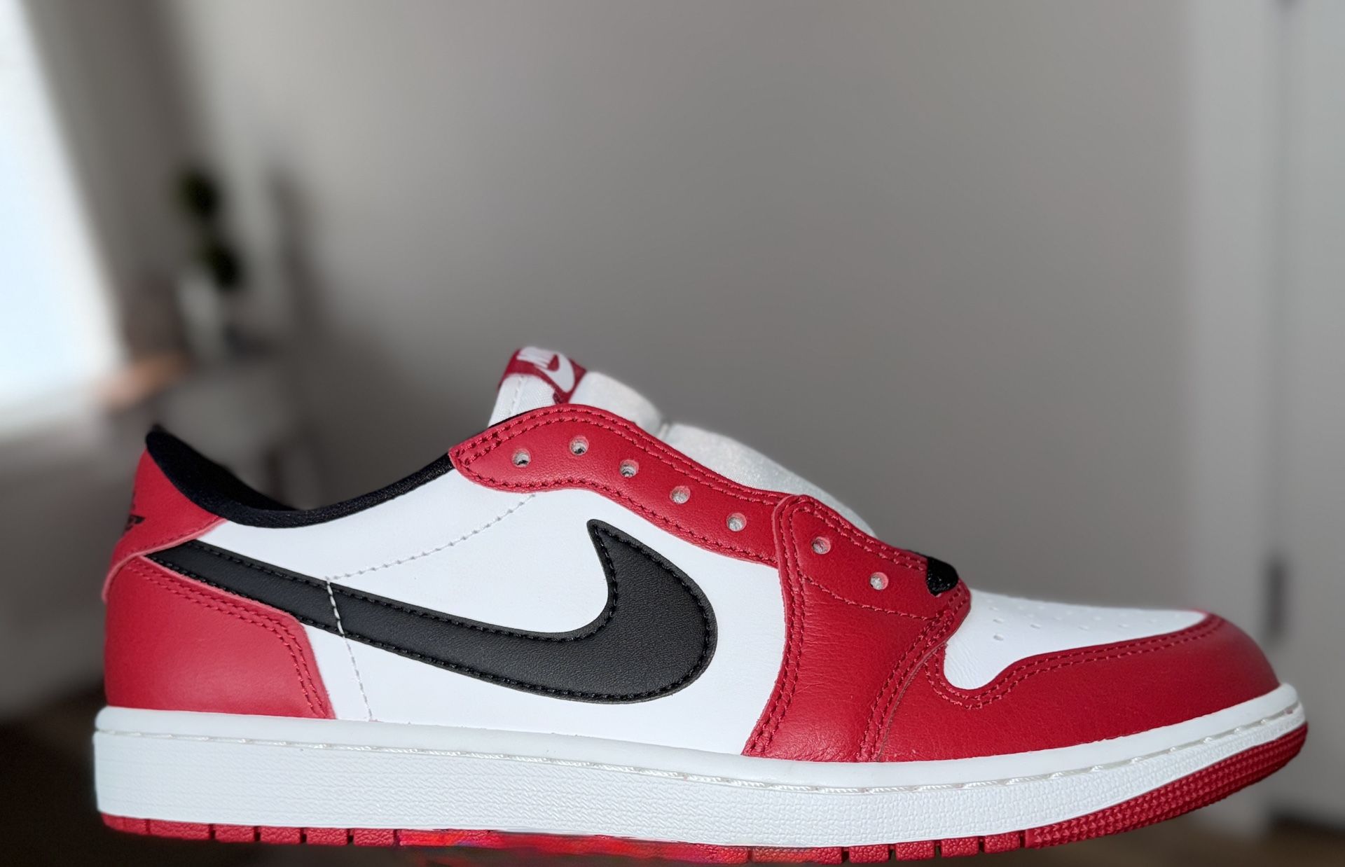 Jordan 1 Retro Low Chicago Size 10.5 Brand New DS