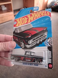 RARE FIND HOTWHEELS CUSTOM 62 CHEVY PICK UP TRUCK CUSTOM PAINT VERY HARD TO FIND