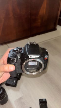 Canon EOS Rebel T6 + 2 chargers