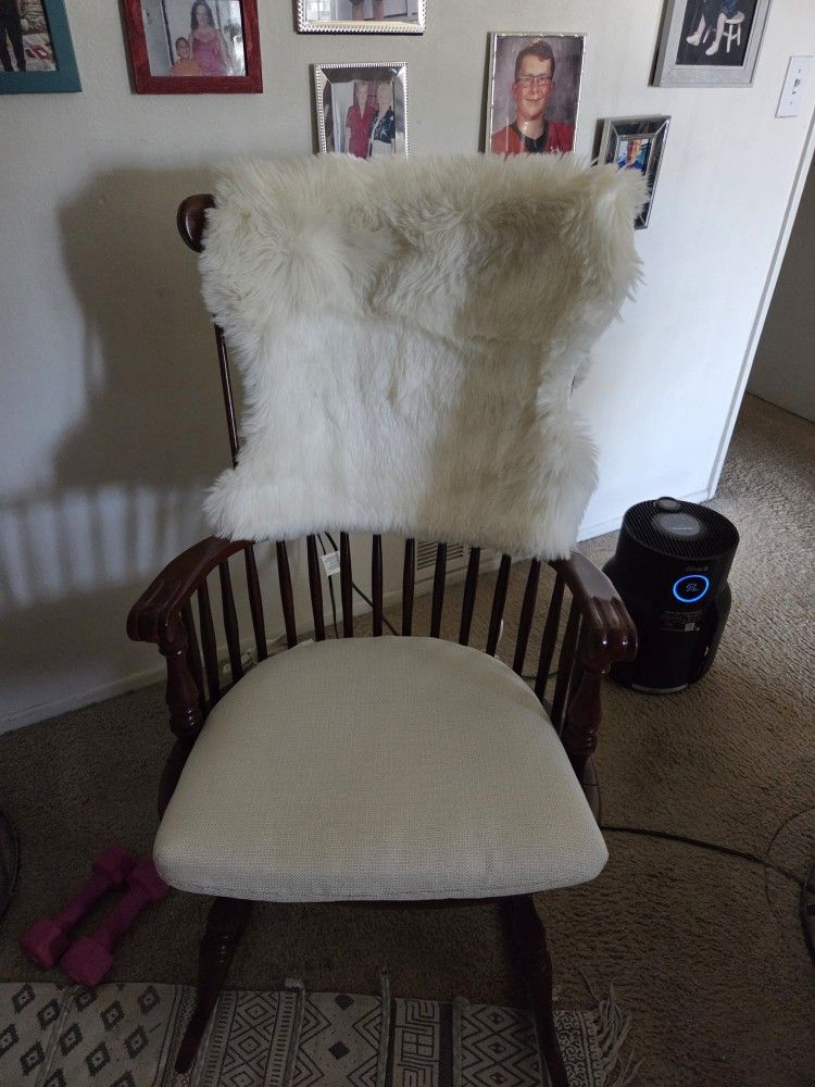 Solid Woid Rocking Chair