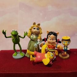 Vintage Action Figures Miss Piggy, Pinocchio, Kermit, Birdie, Petunia F3