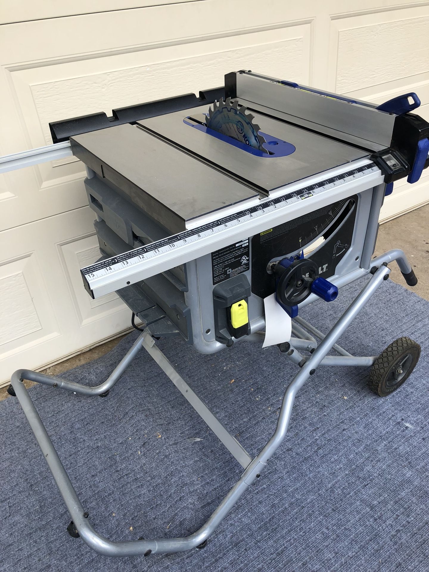 Kobalt 10in Carbidetipped Blade 15Amp Portable Jobsite Table Saw In The Table Saws Department