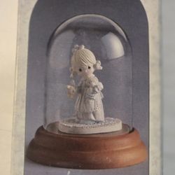 Precious Moments Collectables 