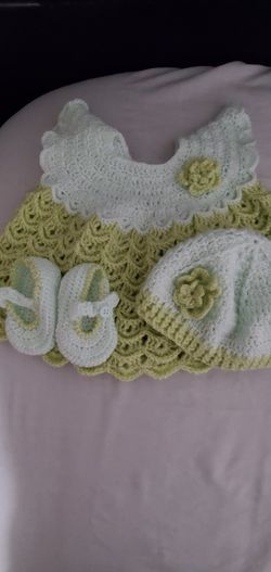 Baby girl crochet set