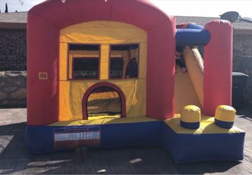 Jumping balloon with air blower (used)