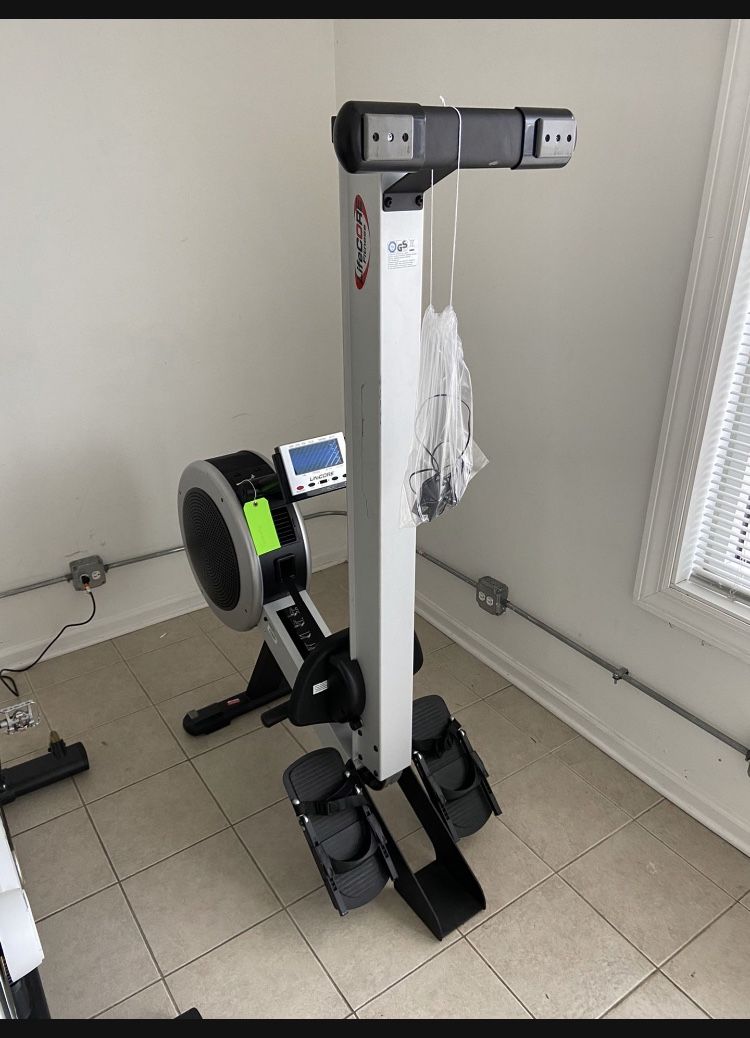 Life Core R100 Rower