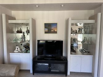 Set Of 2 mirrored And Shelved Display Cabinets / Media center