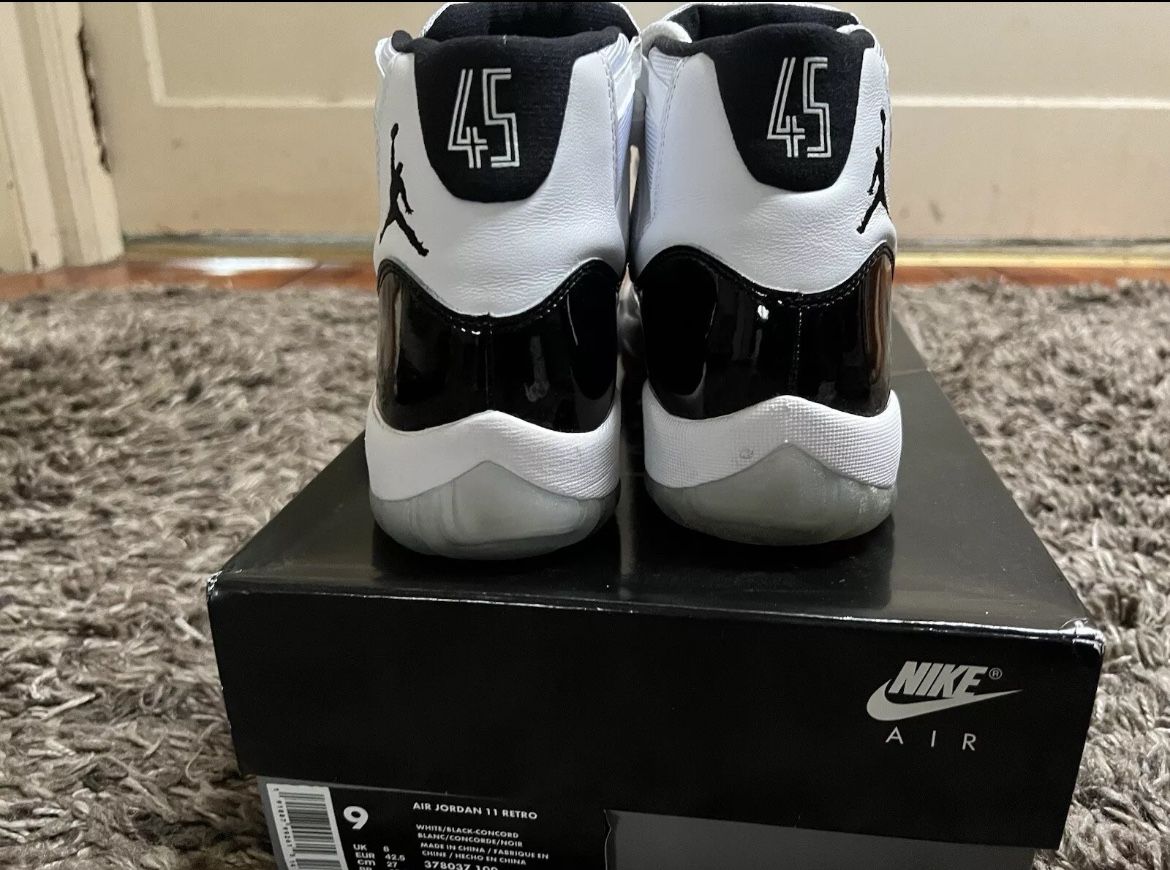 AIR JORDAN 11 CONCORD 2018 SIZE 9 USED WITH BOX for Sale in Brooklyn NY OfferUp