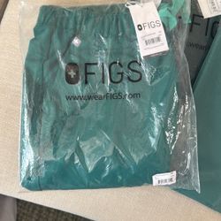 Men’s Figs scrubs In Hunter Green