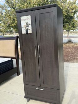 Drawer cabinet