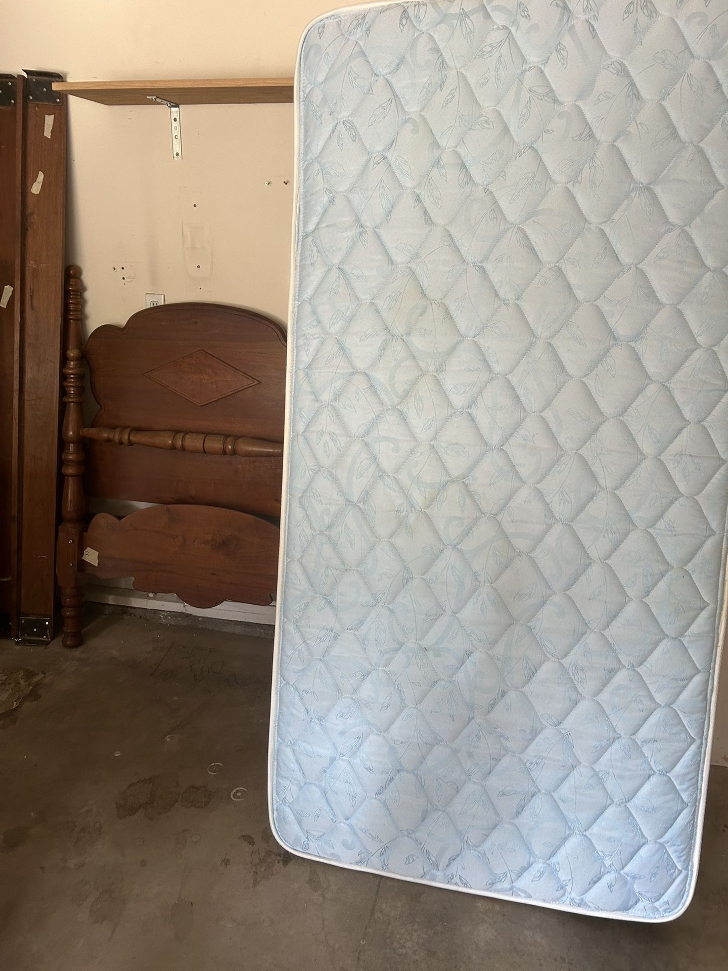 Twin Mattress, Boxspring And Headboard/frame