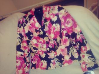 Flowered jacket size 6