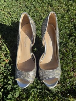 Lulu Townsend Silver Glitter Peep Toe Heels Size 6M