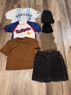Mixed Clothing Lot – 7 Pieces (large and medium)