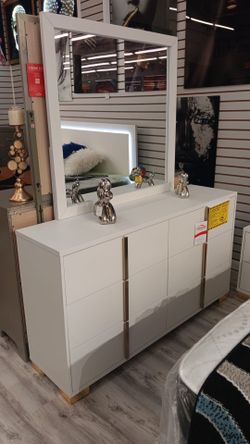 Vendo set de cuarto Quenn Totalmente Nuevo en Caja