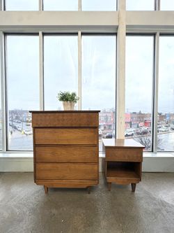 Vintage Midcentury Modern Minimalist Brown Wood Dresser Chest Of Draws Nightstand 