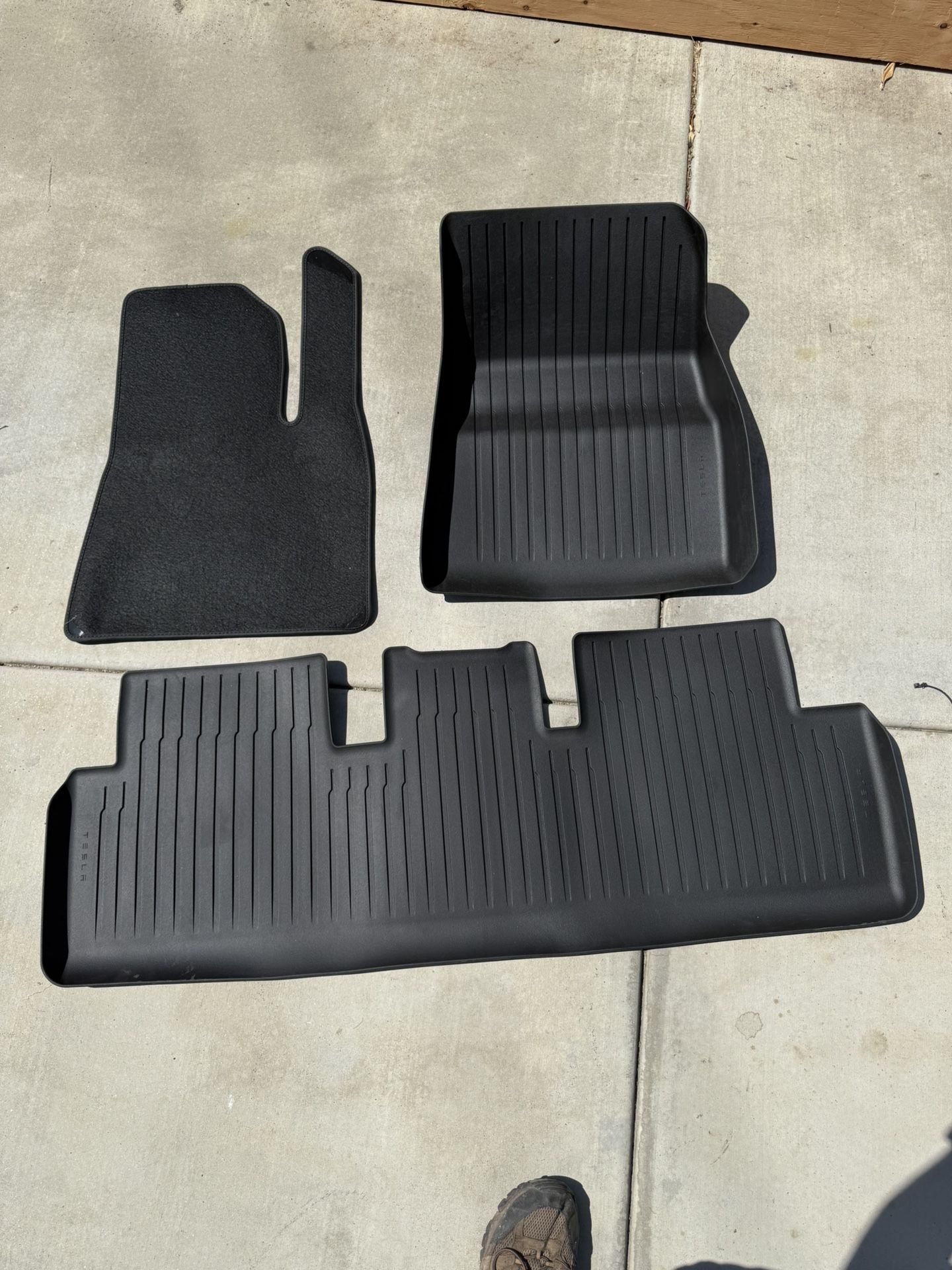 Weather tech Tesla Passenger And Rear Floor mats