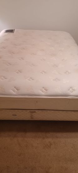 Queen size bed Mattress and Firm and Spring box queen