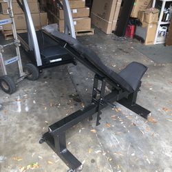 Flat To Incline Free Weight Bench - Heavy Duty With Transport Wheels