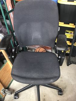 Desk chair