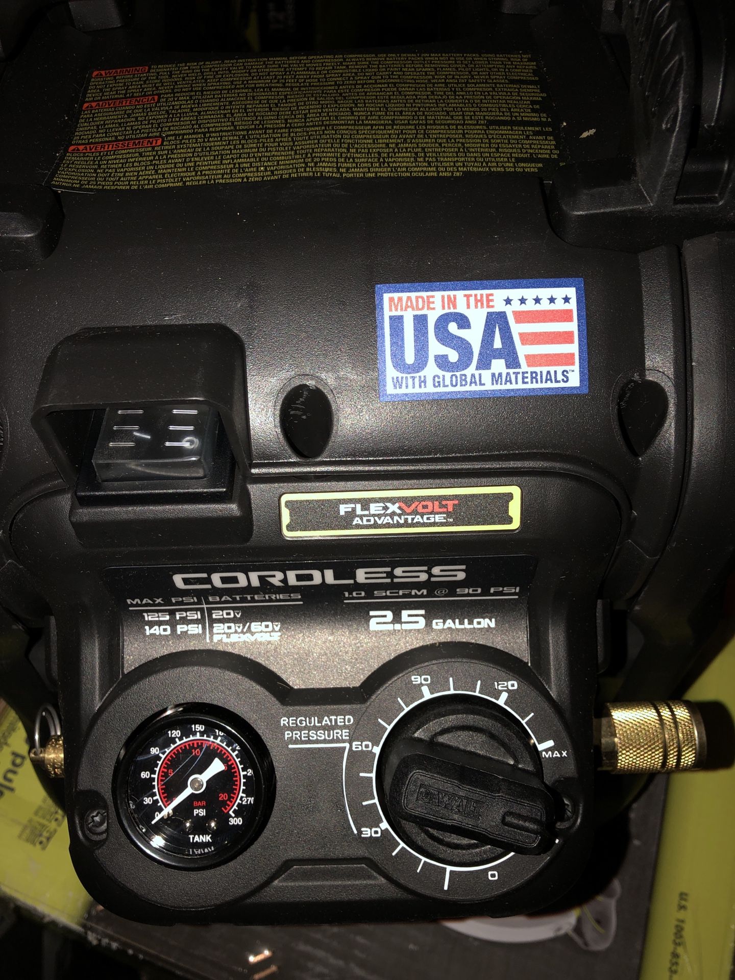 Dewalt, DCC2520B. 2.5 gallon 140 psi 20 V cordless air compressor tool