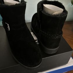 Macy’s Brand New Black Booties Size 8 