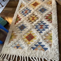 Perfect condition rug 5x8 cotton and wool