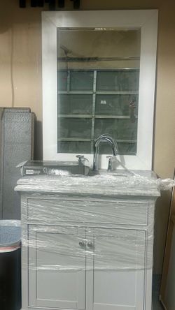 White James Martin Vanity with Mirror