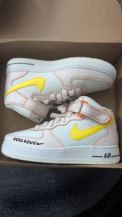 Nike Air Force 1 Mid Feel Love Sneakers