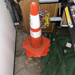 Heavy Duty Traffic Cones (4)