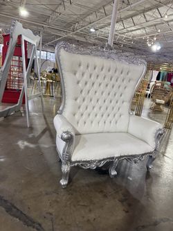 Double Throne Loveseat