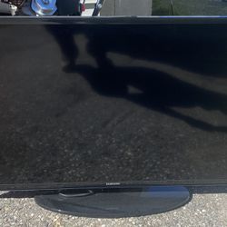 Samsung 40” flatscreen TV Model # UN40H5203AF “Free”