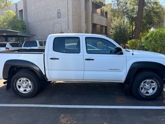 2009 Toyota Tacoma PreRunner 4.0L V6, Double Cab, 1-Owner, Clean CARFAX