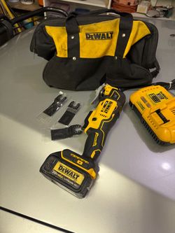 Brand new Dewalt DCS356 isolating multi tool 20v XR BATTERY FAST CHARGER tool bag  $140 cash in Upland 91784