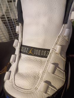 Air Jordan 11 Retro size 9