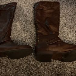 Size 9 17 “ Leather Feel  Boots With Fur Inside 