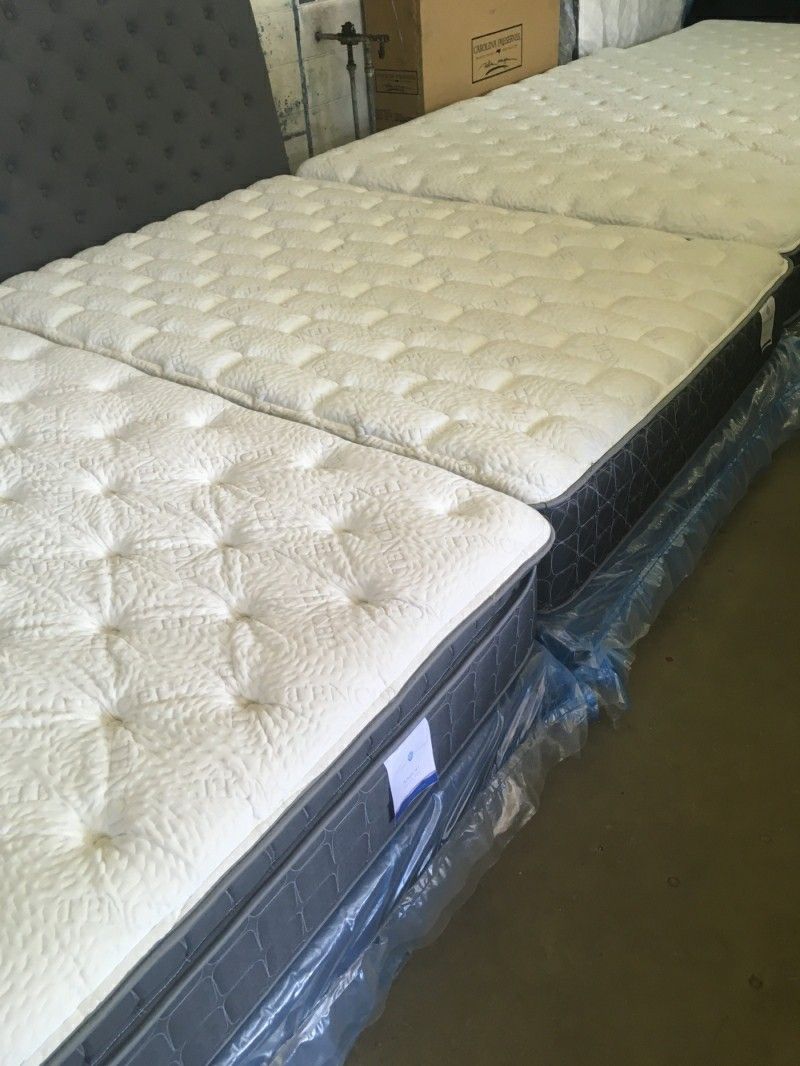 Queen Pillowtop Mattresses