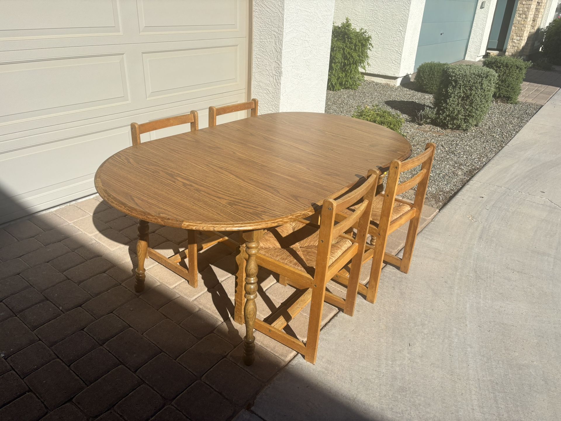 Classic Oak Oval Dining Table and 4 Chairs - Expandable Drop Leaf