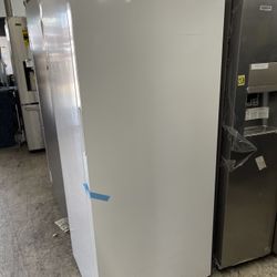 Frigidaire Up Right Freezer In White New Open Box 