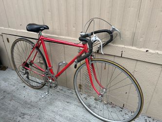 fast bike everything work good tires size 28