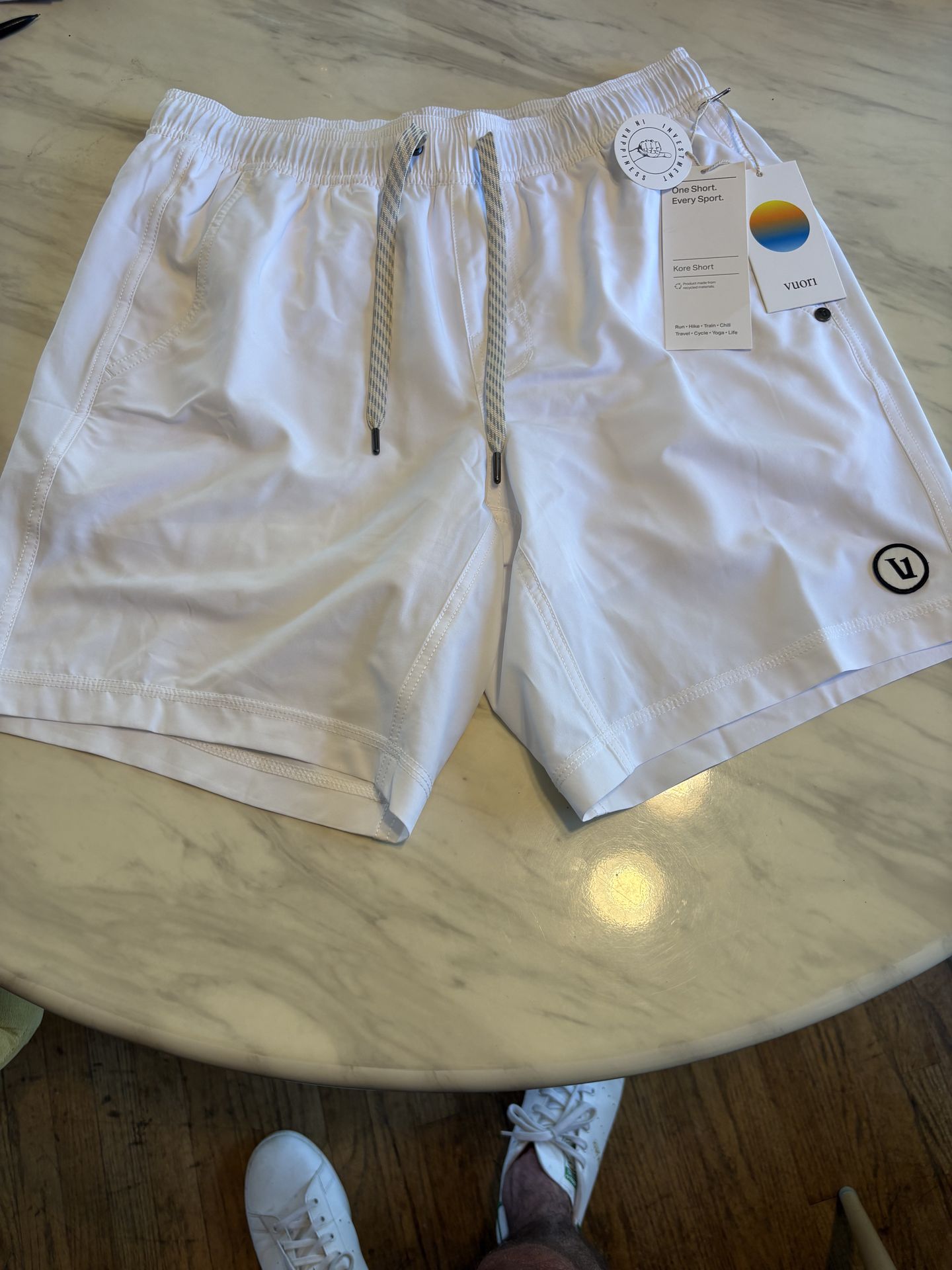 Vuori Kore Shorts Men’s Small (White)