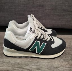 Men's New Balance Shoes - Size 9.5
