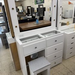 New White Vanity With Stool