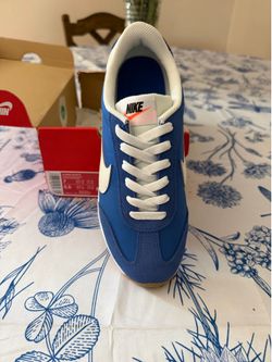 Women’s size 7 Nike