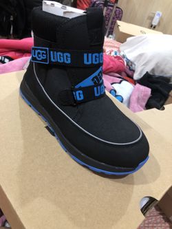 Boys size 4 brand new ugg boots