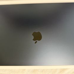 Apple MacBook Air 15” 2024