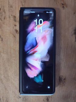 Samsung Galaxy Z Fold 3