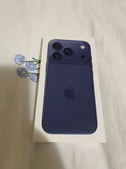 iPhone 17 pro deep blue