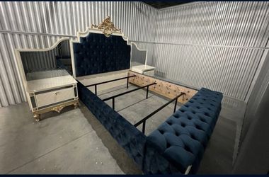 French Provincial Royal Blue White Gold Mirrored Nightstands Basically New Negotiable